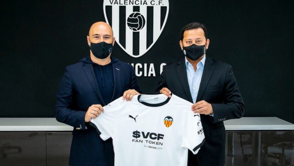 Valencia, primer club de futbol en mostrar su Fan Token en la playera