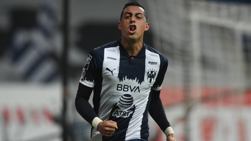 Rogelio Funes Mori celebra un gol con Rayados 