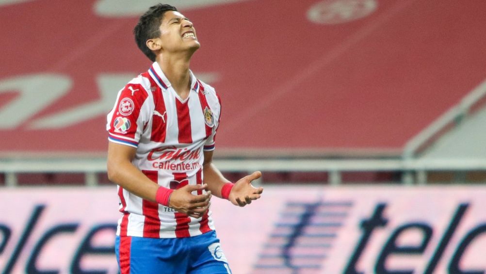 Ángel Zaldívar en un partido con las Chivas