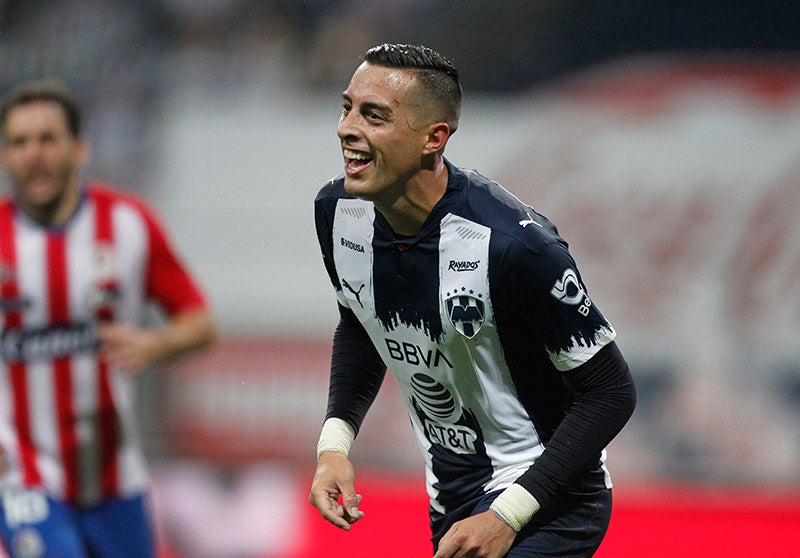 Rogelio Funes Mori celebra un gol con Rayados 