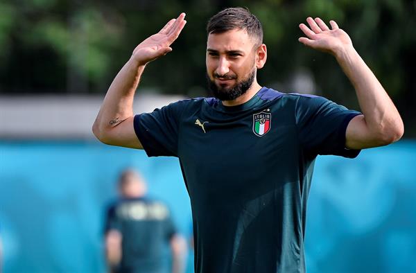 Gianluigi Donnarumma en entrenamiento con Italia