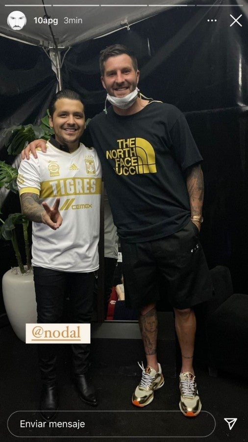 Gignac junto a Christian Nodal