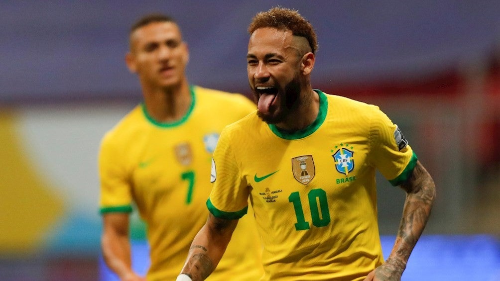 Neymar durante un partido con Brasil