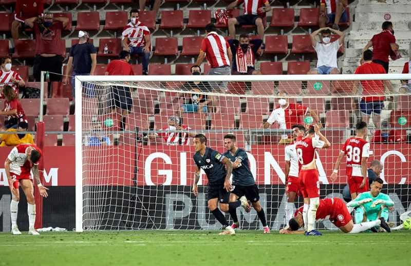 Óscar Trejo festeja un gol ante Girona