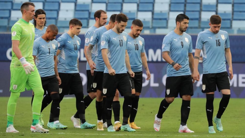 Jugadores de Uruguay en lamento