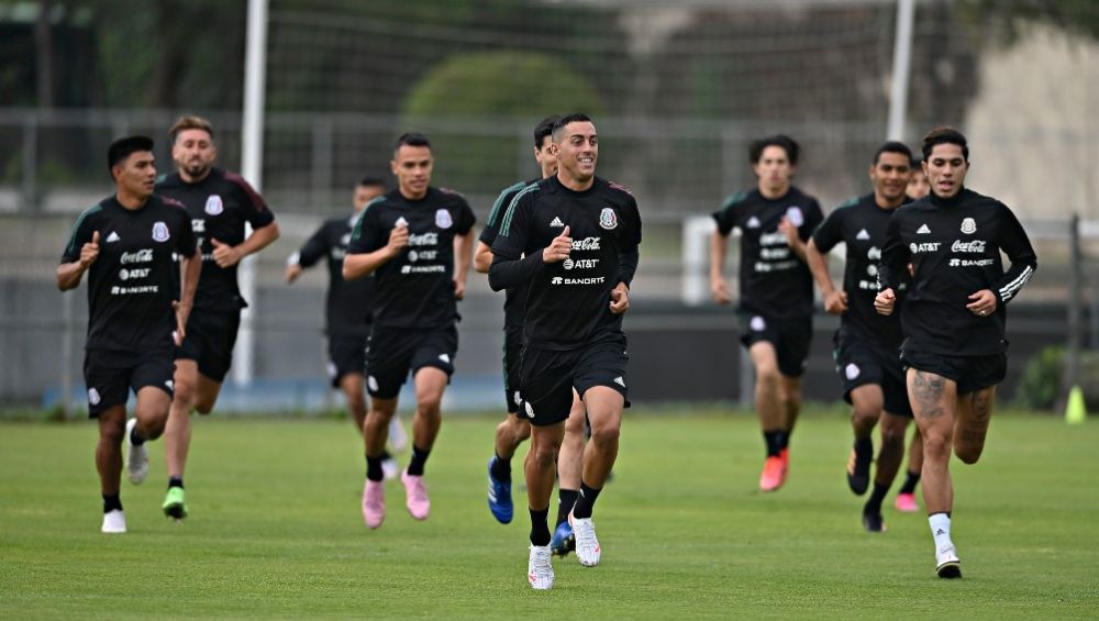 Rogelio Funes Mori en entrenamiento de la Selección Mexicana 