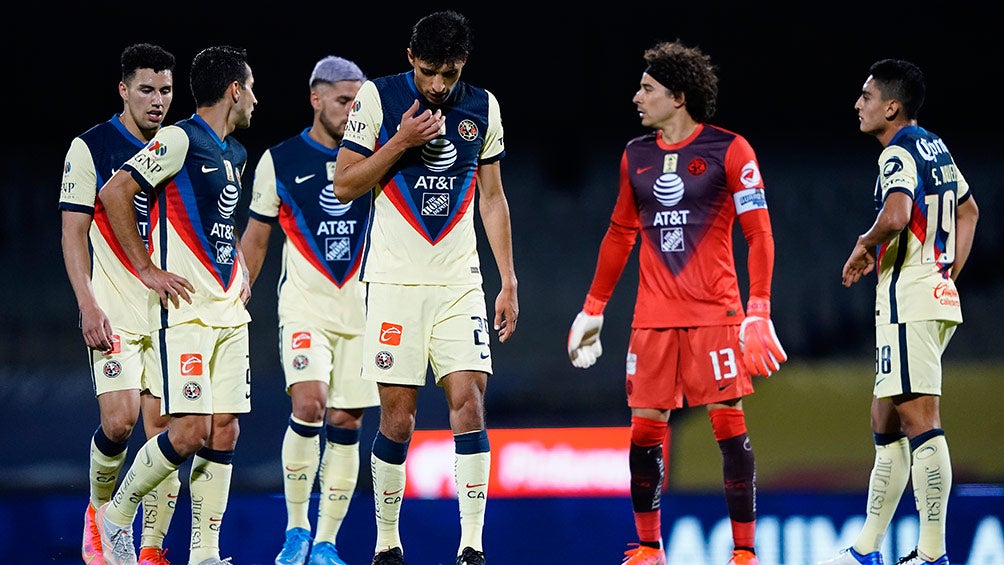 Jugadores del América durante un partido