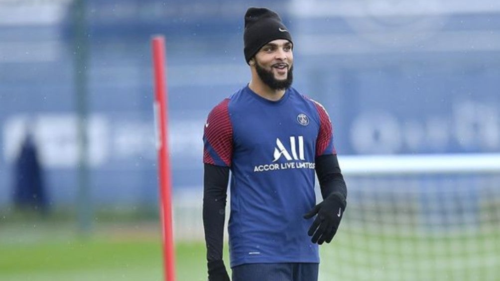 Kurzawa durante un entrenamiento con PSG