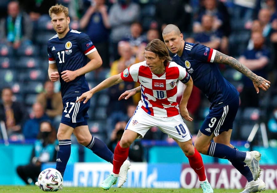 Modric en juego ante Escocia