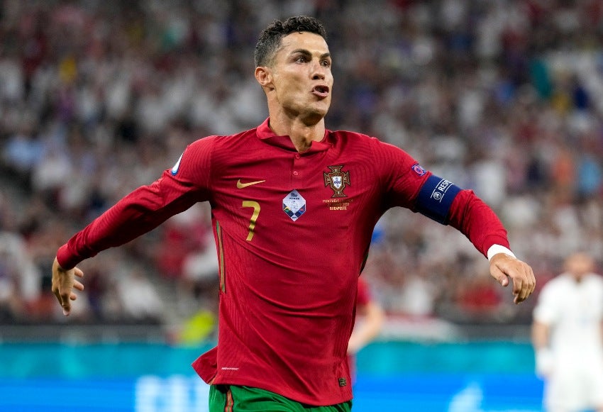 Cristiano Ronaldo tras marcar gol en el duelo entre Portugal y Francia