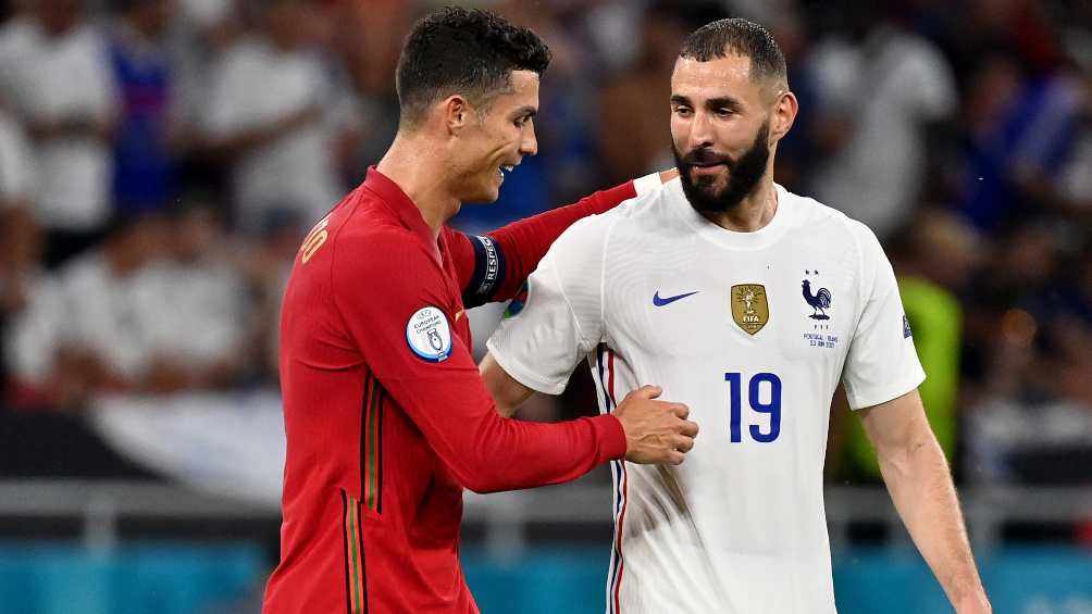 Benzema y Cristiano en saludo