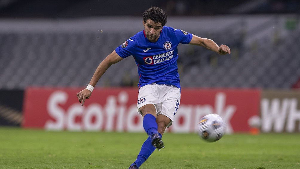 Rivero en partido de Concachampions con Cruz Azul