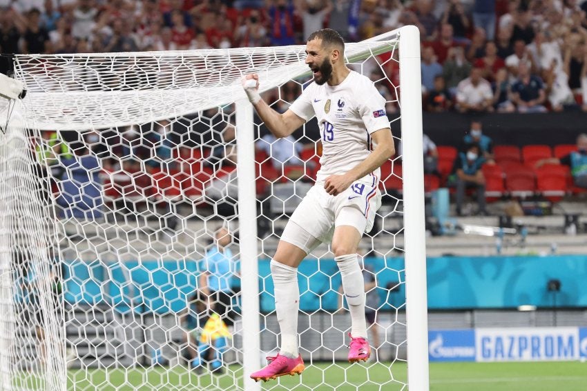 Karim Benzema tras anotar gol ante Portugal