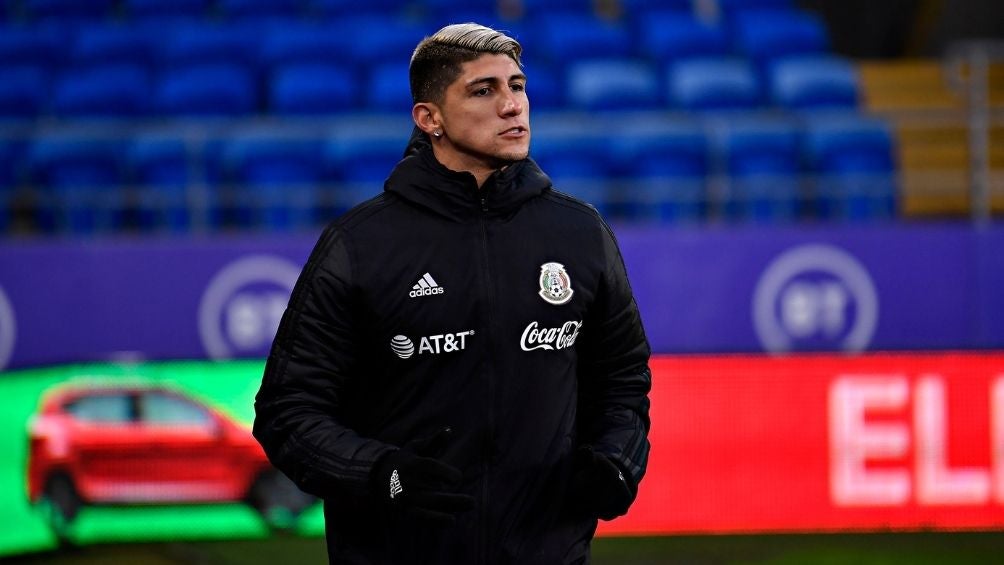 Alan Pulido en una práctica con la Selección 