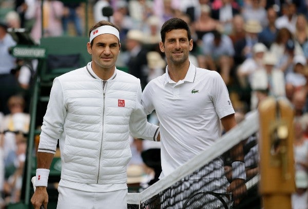 Roger Feder y Novak Djokovic en Wimbledon 2019