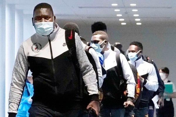 Equipo de Uganda llega a Japón