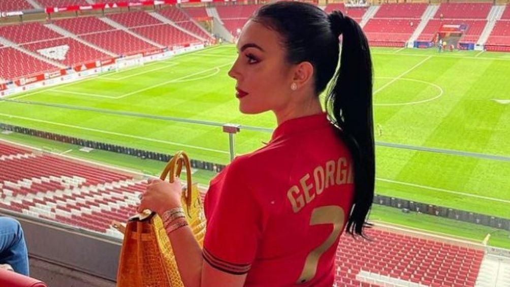 Georgina Rodríguez en un estadio 