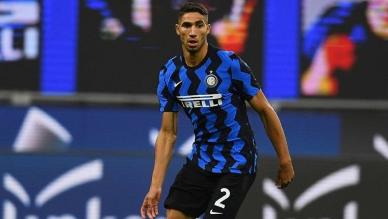 Achraf Hakimi durante un partido con el Inter