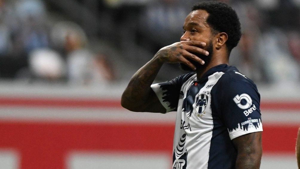 Dorlan Pabón en acción con Rayados