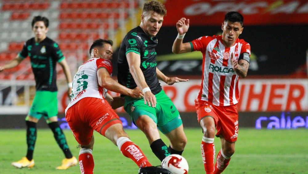 Acción en el último Necaxa vs Santos