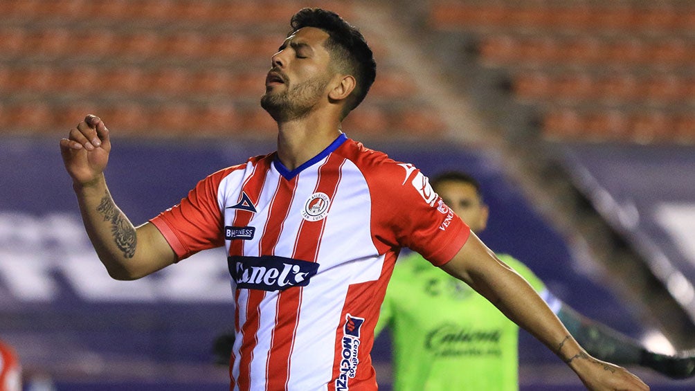 Lucas Passerini en partido con Atlético San Luis