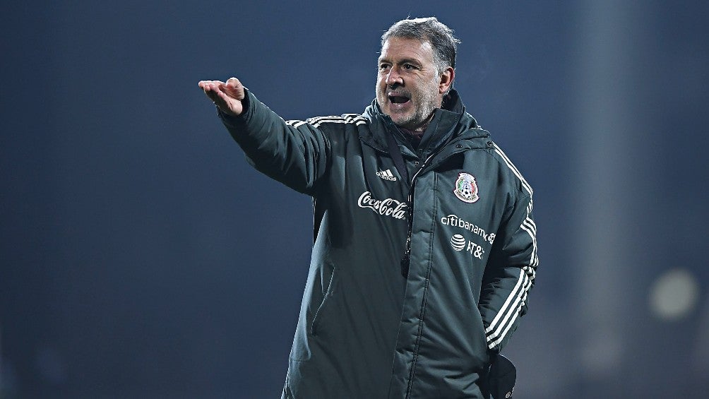 Gerardo Martino durante un partido con México