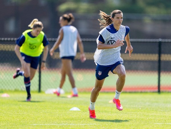 Selección Femenil de Estados Unidos durante entrenamiento 