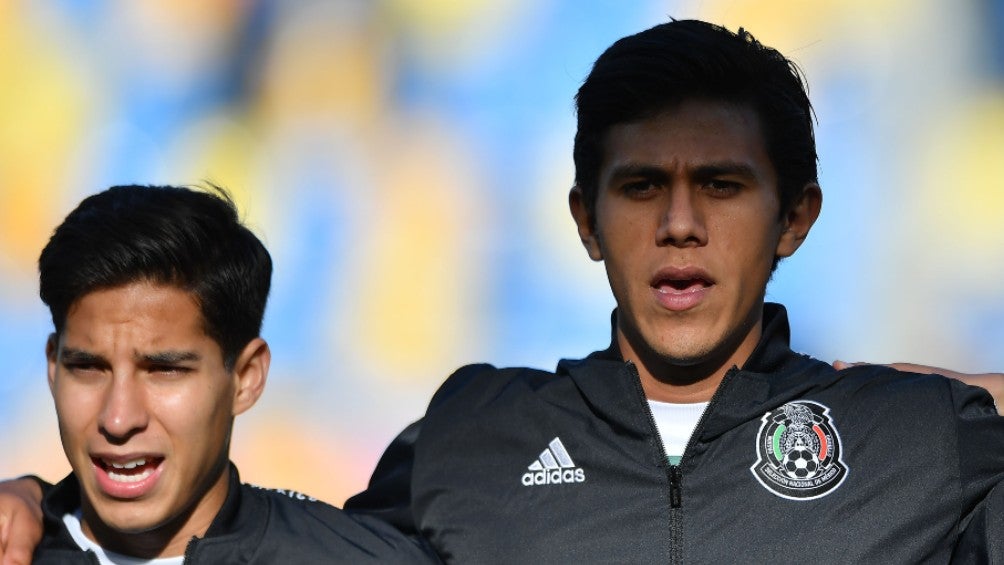 Lainez y Macías previo a un partido con México