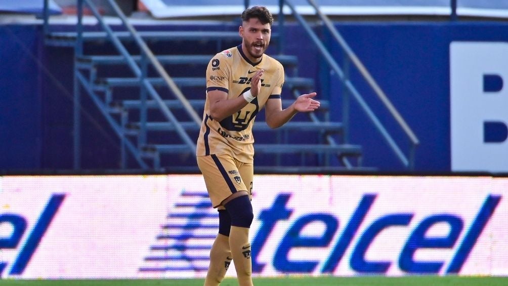 Freire en partido con Pumas