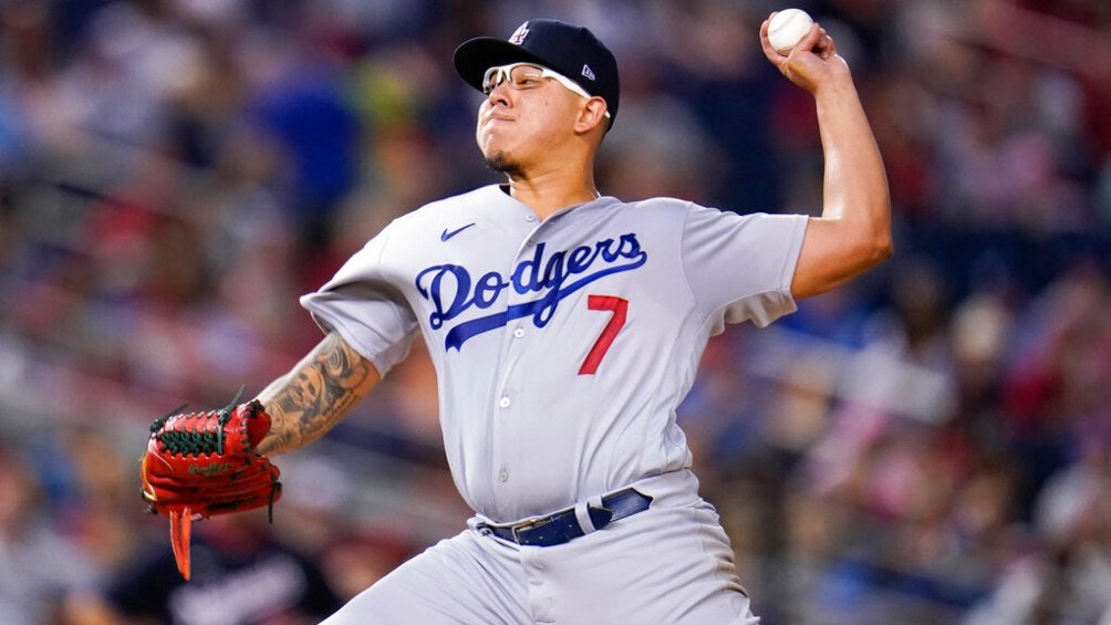 Julio Urías en acción con Dodgers ante Nationals