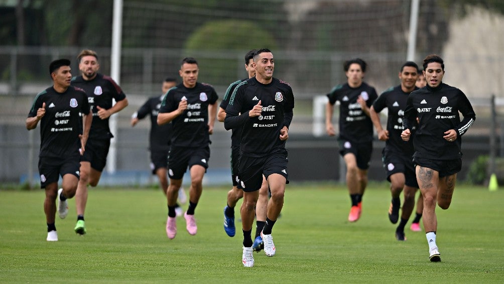 Rogelio Funes Mori entrena con la Selección Mexicana