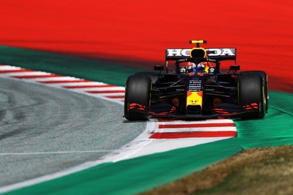 'Checo' Pérez en acción durante la carrera de calificación para el GP de Austria