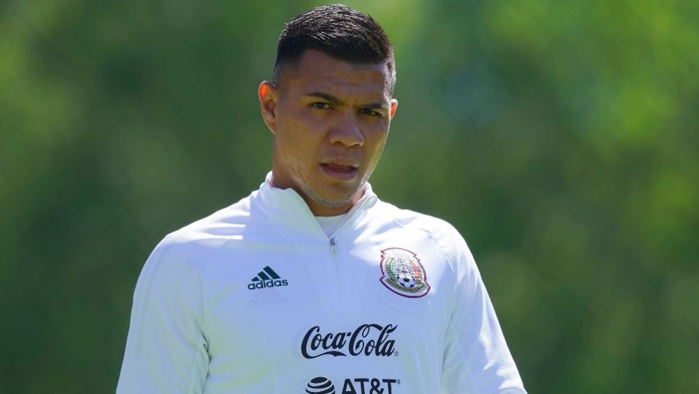 Brayton Vázquez en un entrenamiento con la Selección Mexicana