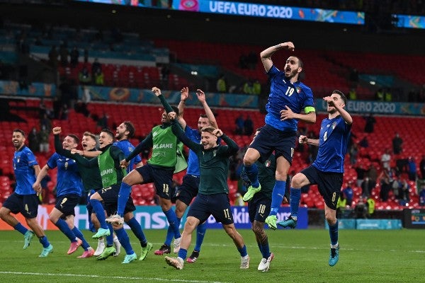 Selección de Italia celebra pase a Semifinales