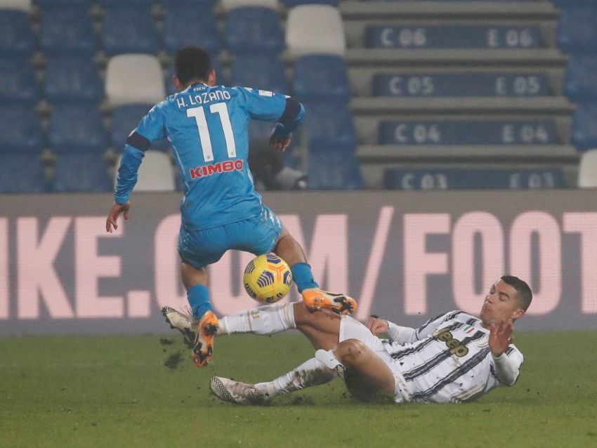 Cristiano Ronaldo y el Chucky en un partido de Serie A