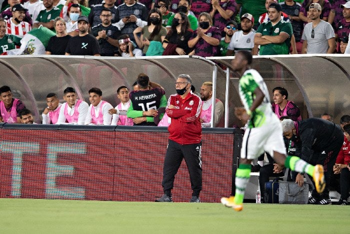 Gerardo Martino durante un partido con México