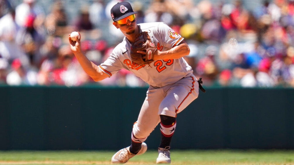 Ramón Urías: Remolcó carrera y conectó par de imparables, pero Orioles cayó ante Angels