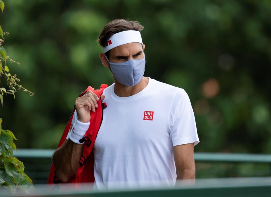 El tenista suizo arribando a un partido en Wimbledon