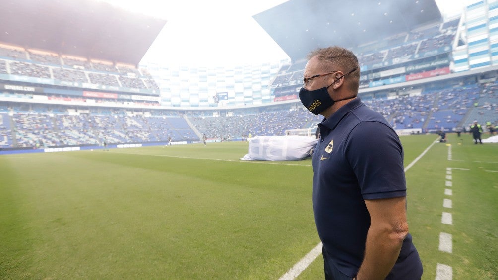 Andrés Lillini durante un partido con Pumas