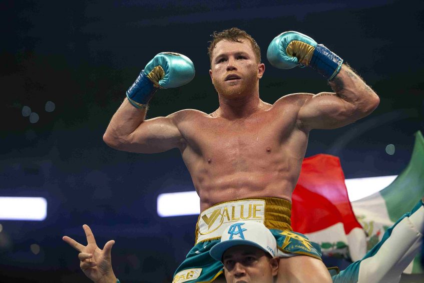 Saul Álvarez celebrando su victoria ante Billy Joe Saunders