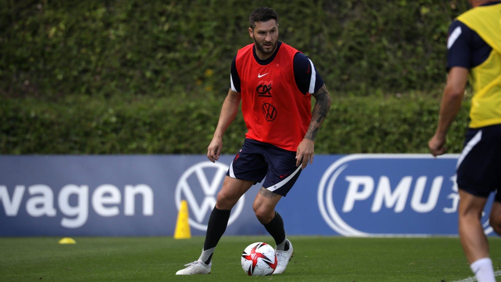 Gignac en un entrenamiento de Francia