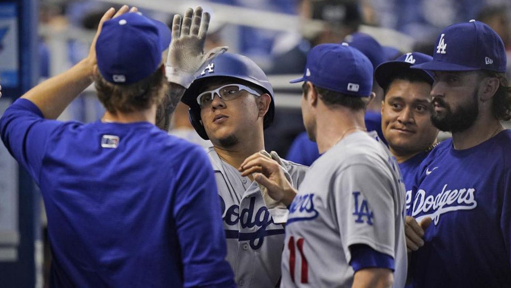 Julio Urías, felicitado por su accionar en el juego