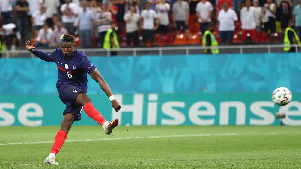 Paul Pogba durante un partido con Francia