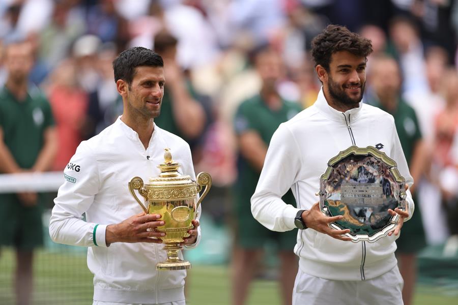 Novak Djokovic junto a Matteo Berrettini