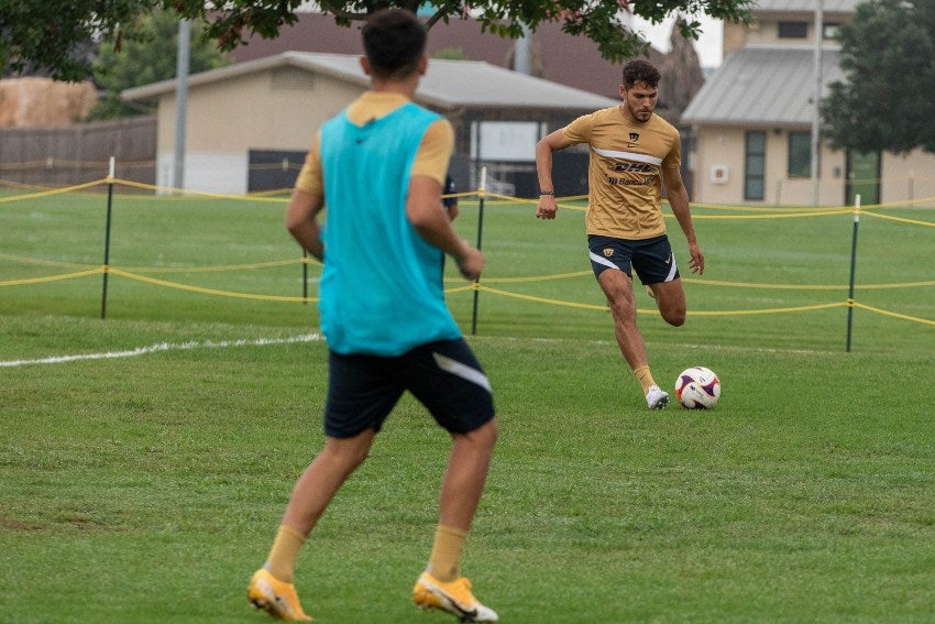 Freire en un entrenamiento de Pumas