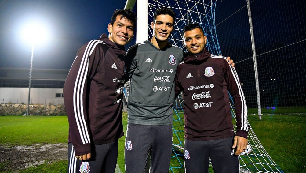 Lozano, Jiménez y Corona en un entrenamiento de la Selección Mexicana