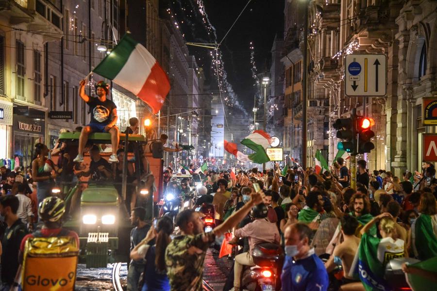 Aficionados italianos festejando