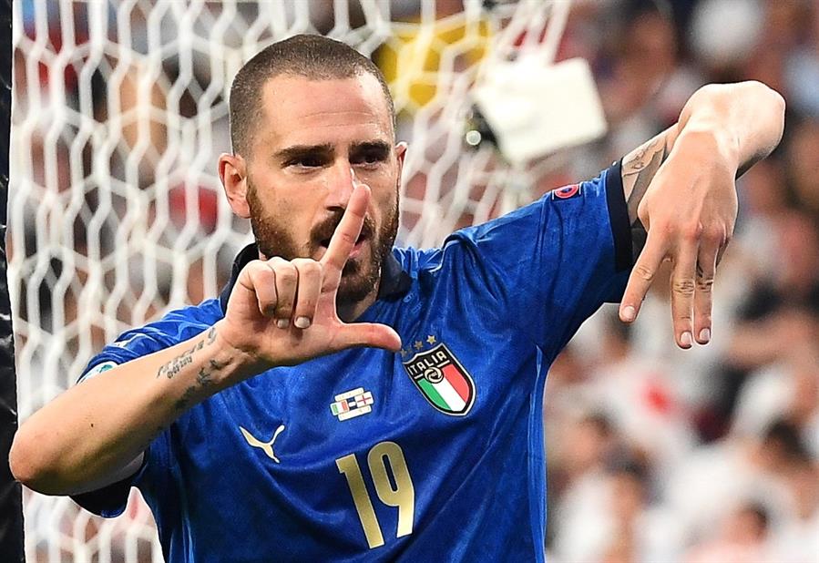 Leonardo Bonucci celebra su gol en la Final