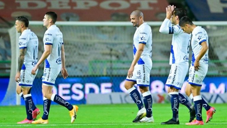 Jugadores del Puebla tras un partido 