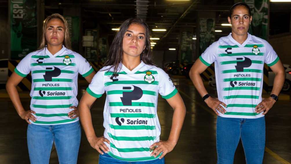 Santos Femenil uniforme